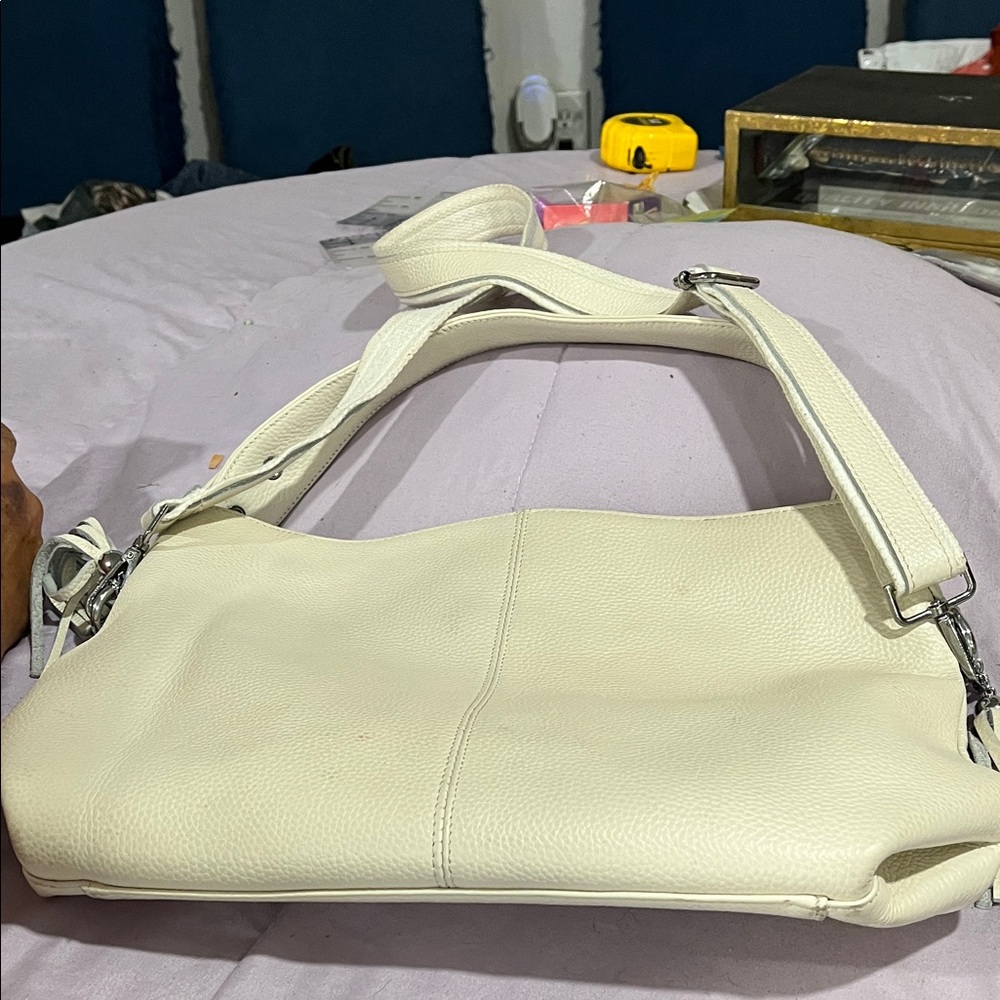 Elegant Cream Shoulder Bag